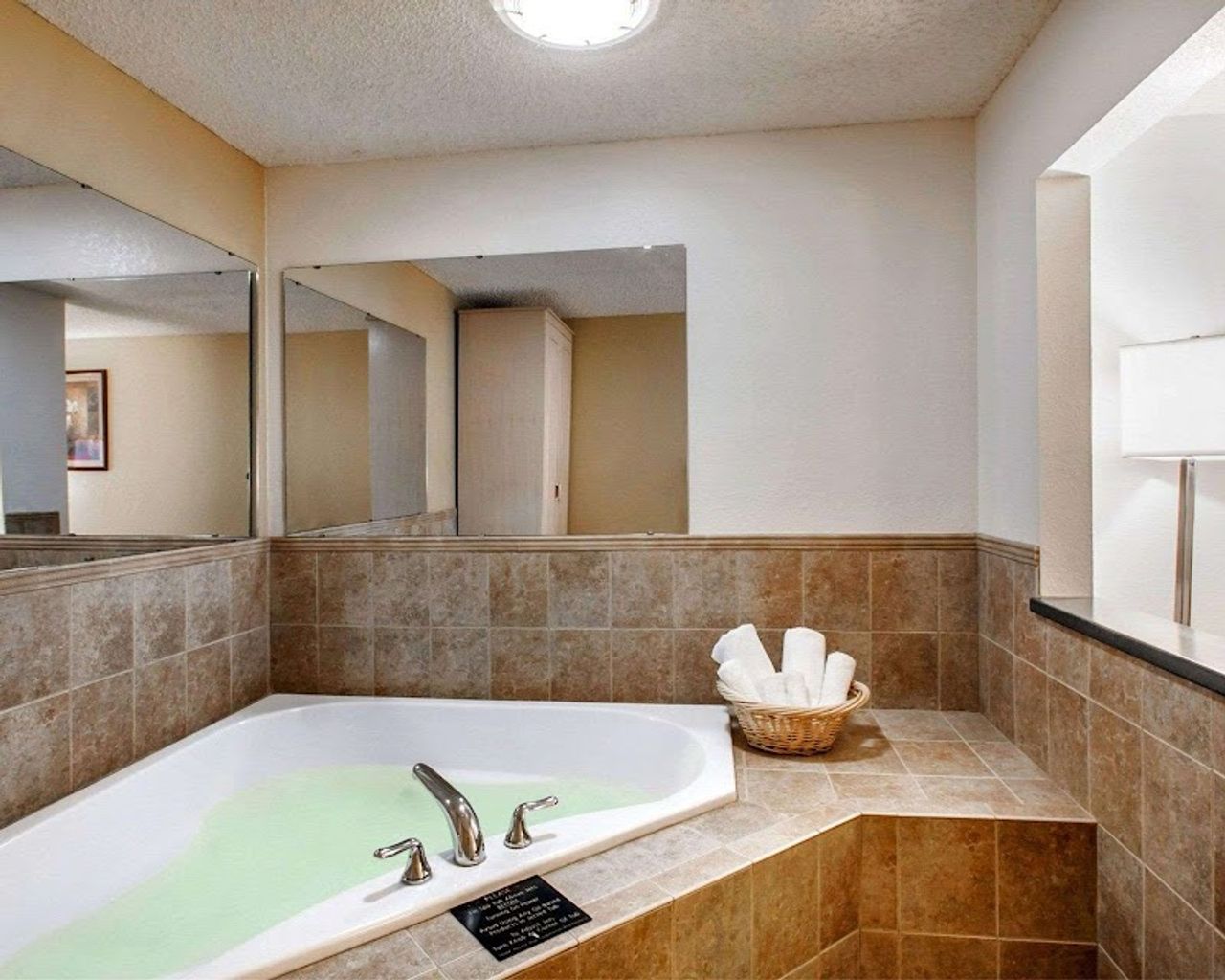 Photo of Quality Inn & Suites - Private In-room Hot tub