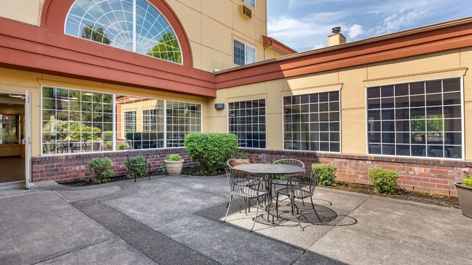 Photo of Comfort Suites Salem