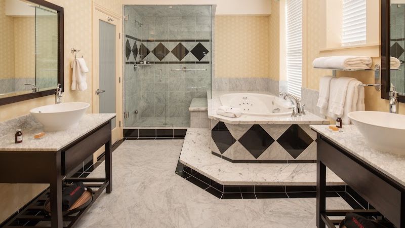 Photo of Hotel Shattuck Plaza - Jacuzzi bathtub, Chancellor Suite