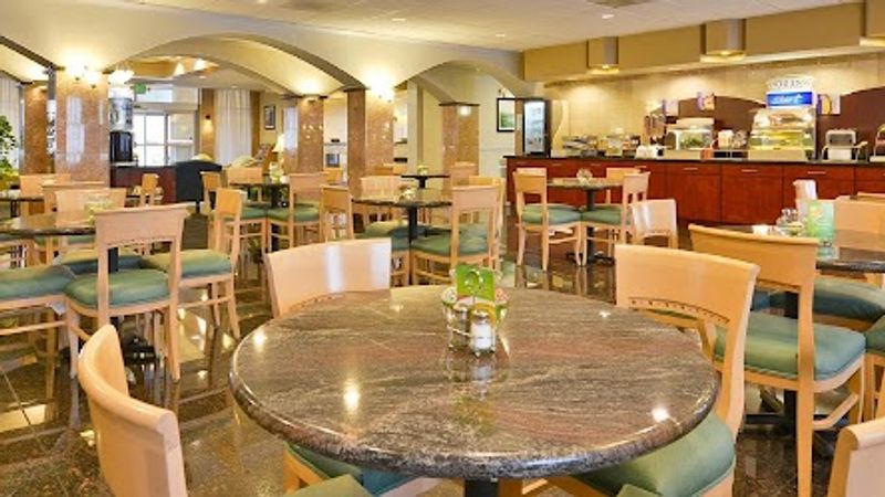 Photo of Holiday Inn Express & Suites Tacoma South - Lakewood, an IHG Hotel