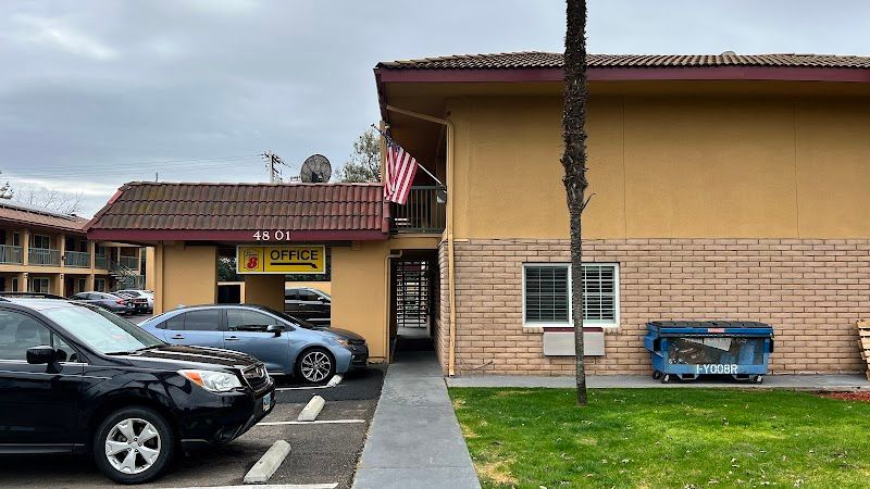 Photo of Super 8 by Wyndham Visalia