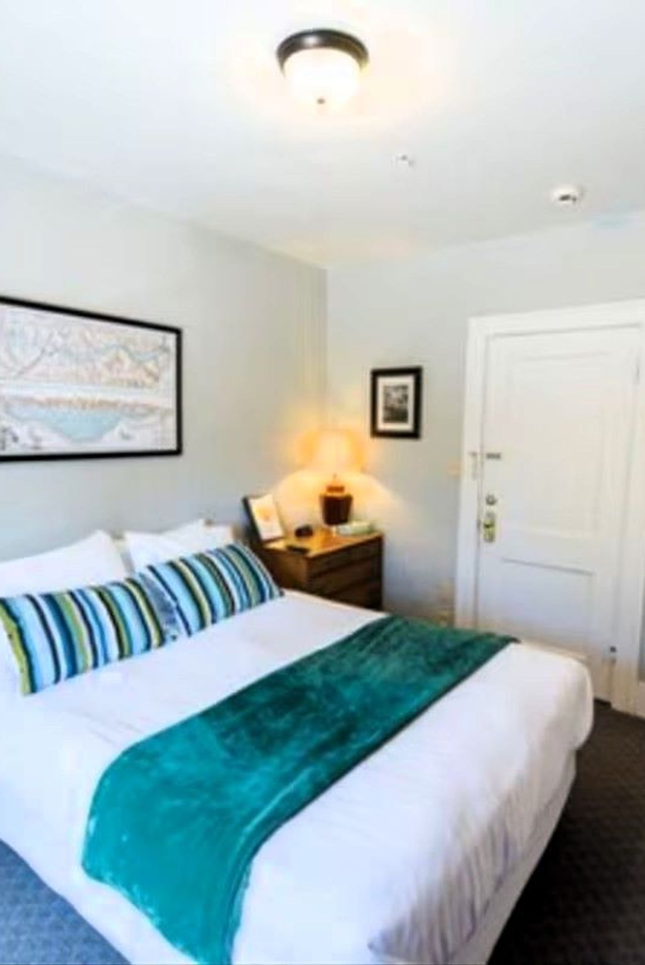 Riverwalk Inn & Cafe - Standard Room, 1 Queen Bed