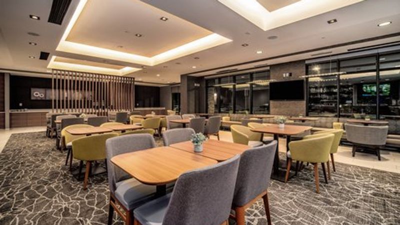 Photo of SpringHill Suites Oakland Airport