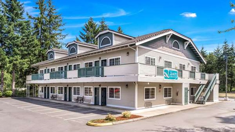Photo of Quality Inn & Suites Bainbridge Island