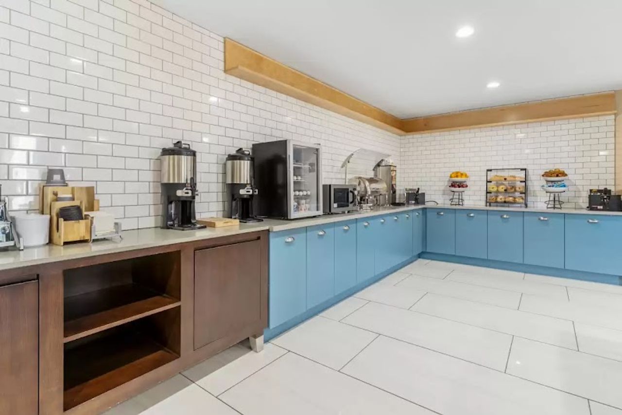 Photo of Country Inn & Suites by Radisson, Vallejo Napa Valley, CA