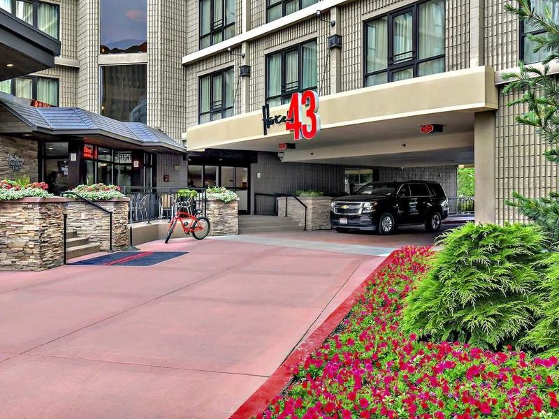 Hotel 43