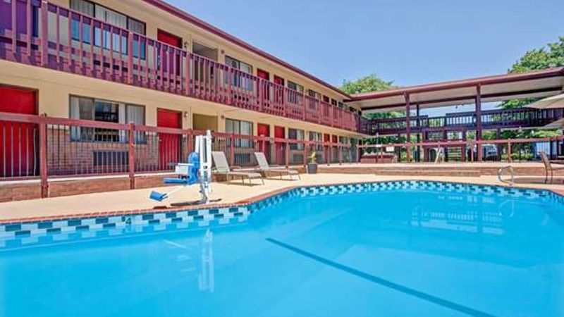 Photo of Super 8 by Wyndham Albany