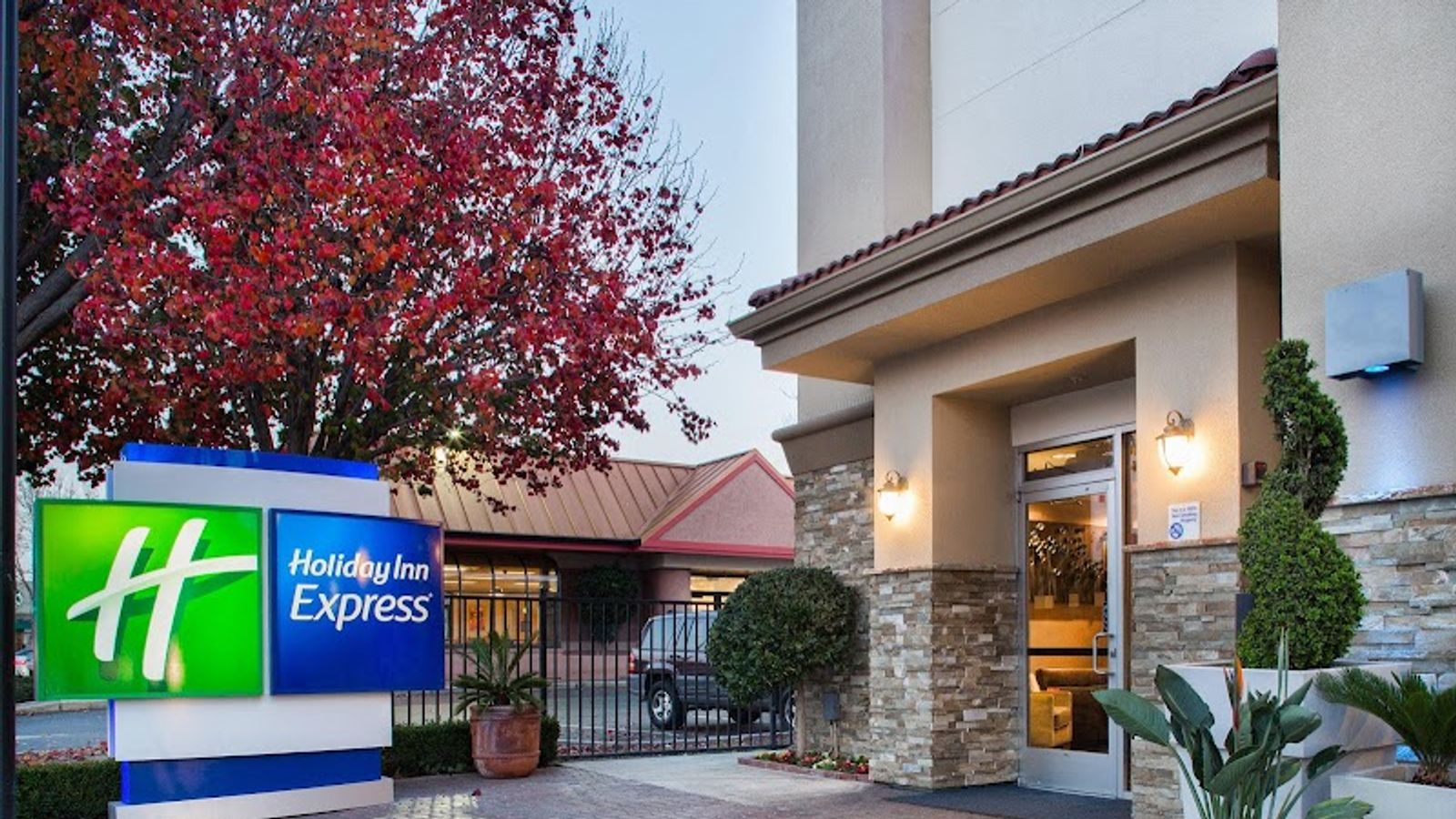 Photo of Holiday Inn Express Redwood City-Central by IHG