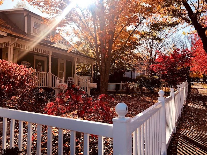 Photo of 2nd Street Cottages