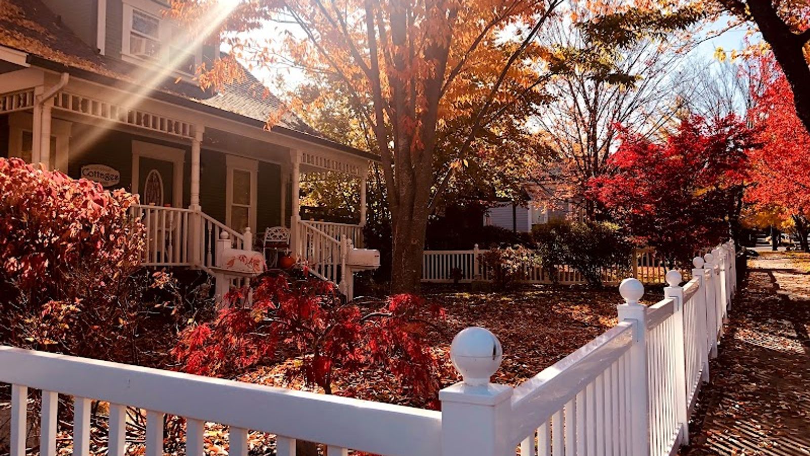 Photo of 2nd Street Cottages