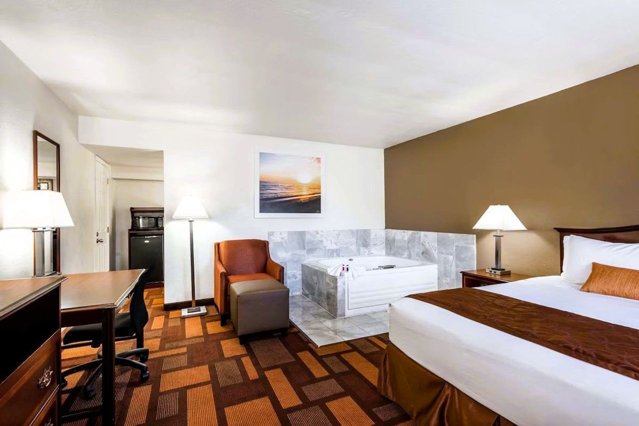 Photo of Days Inn & Suites Lodi - Spacious suites with king beds and jetted tubs