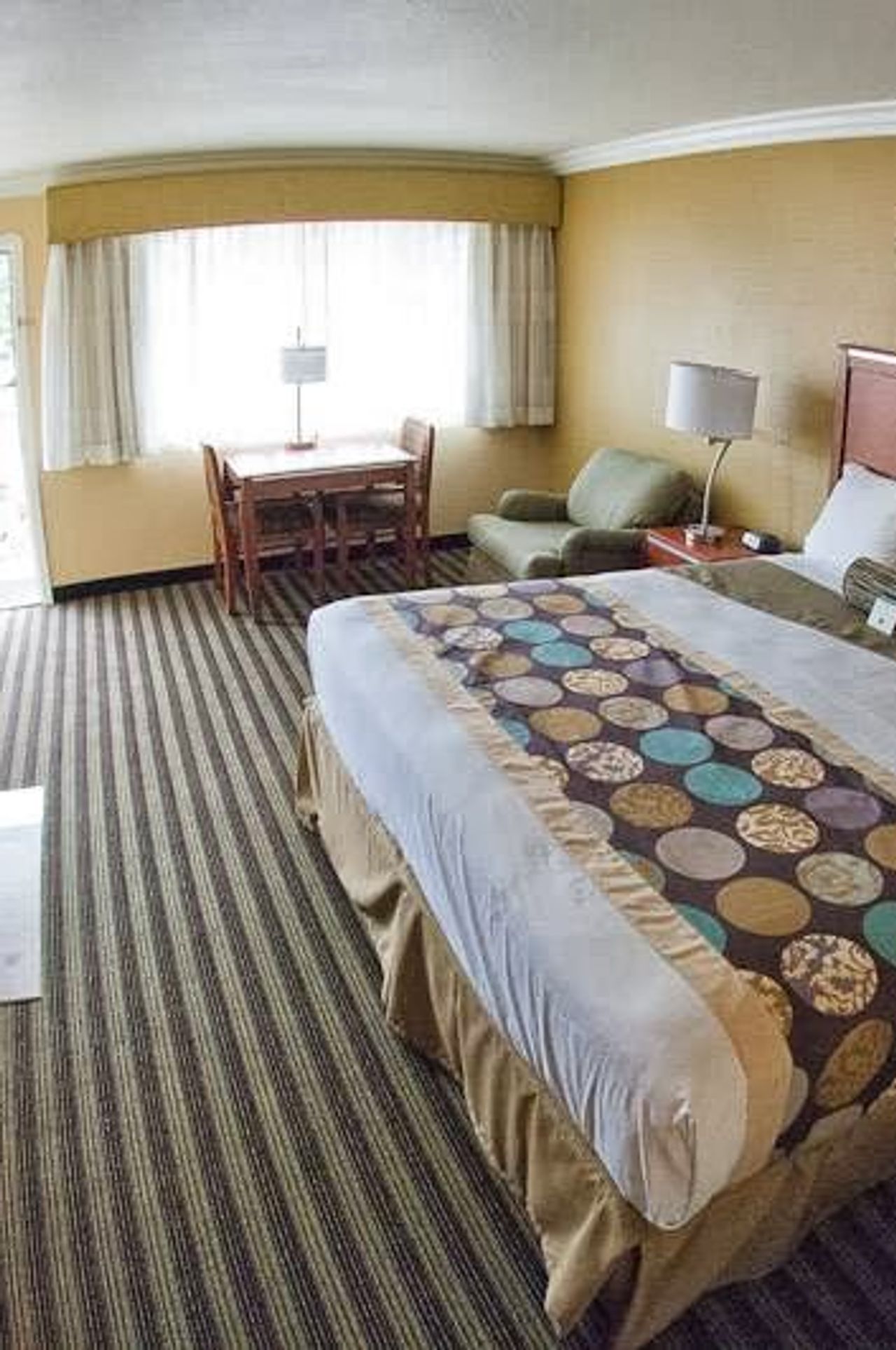 Photo of Deer Haven Inn - Room with King Bed & Fireplace