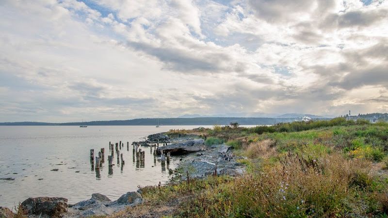 Photo of The Tides Inn & Suites