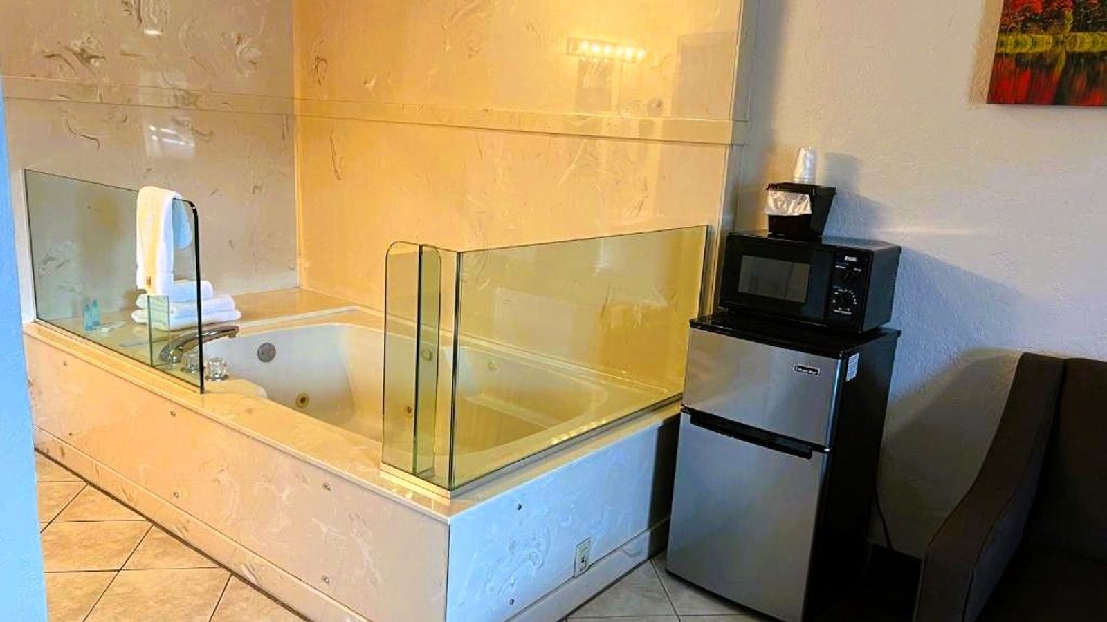 Red Carpet Inn Medford, OR - Jacuzzi Suite