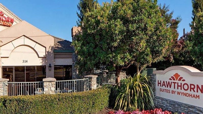 Hawthorn Suites by Wyndham Napa Valley