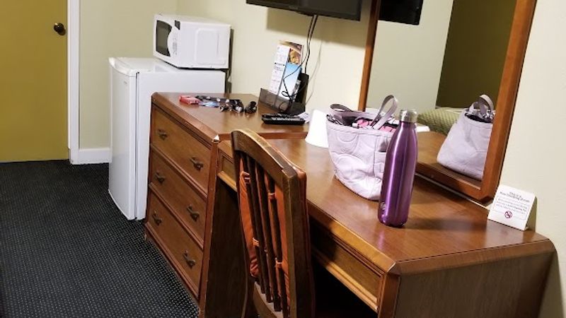 Photo of Echo Lodge - West Sacramento