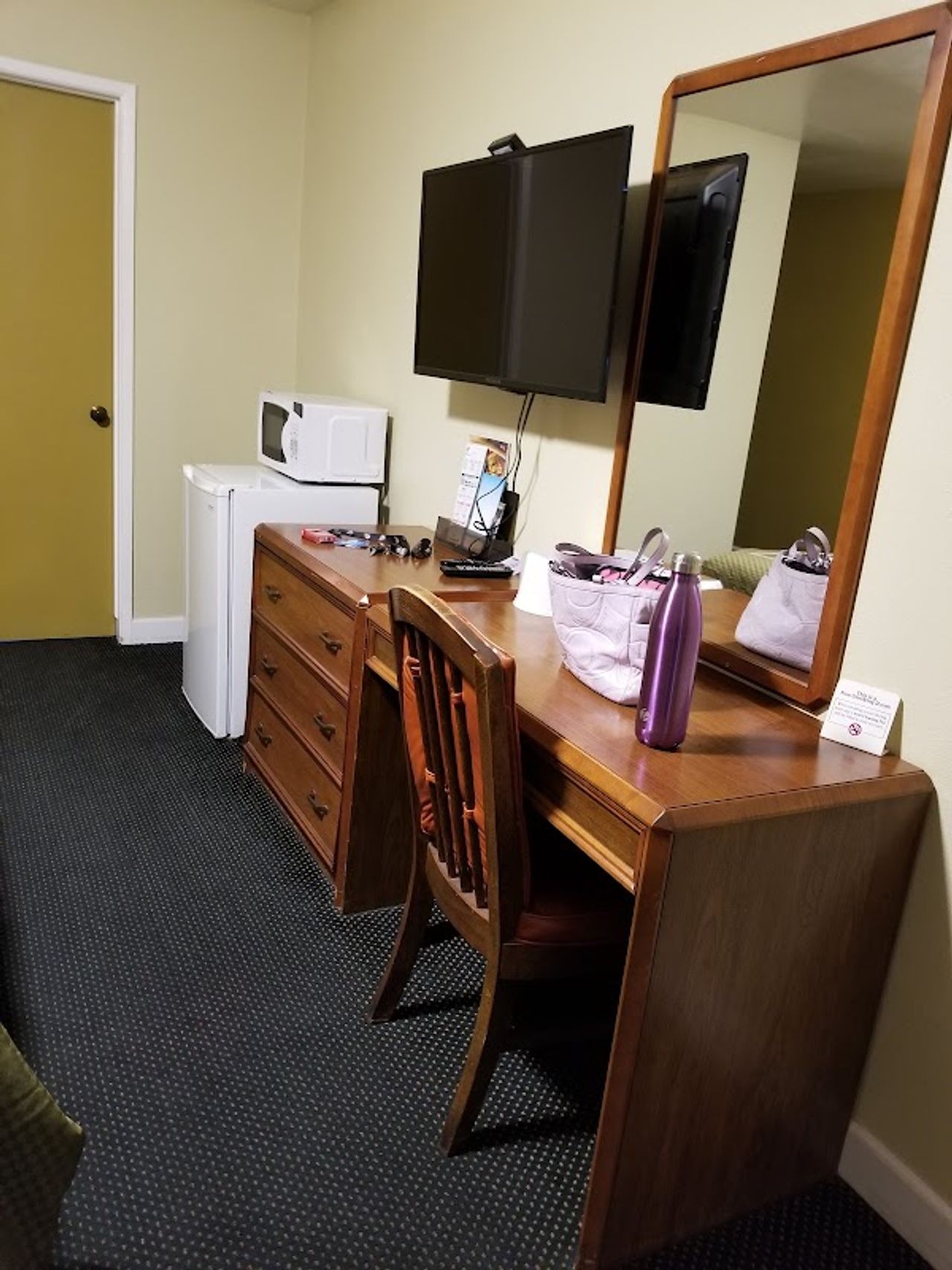 Photo of Echo Lodge - West Sacramento