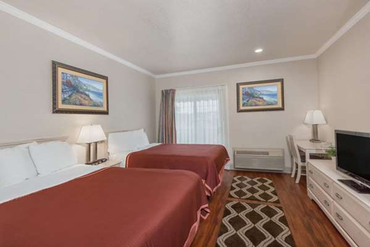 Photo of Monarch Valley Inn Marina at Monterey Bay - Room, 2 Queen Beds, Work Desc, Flat TV