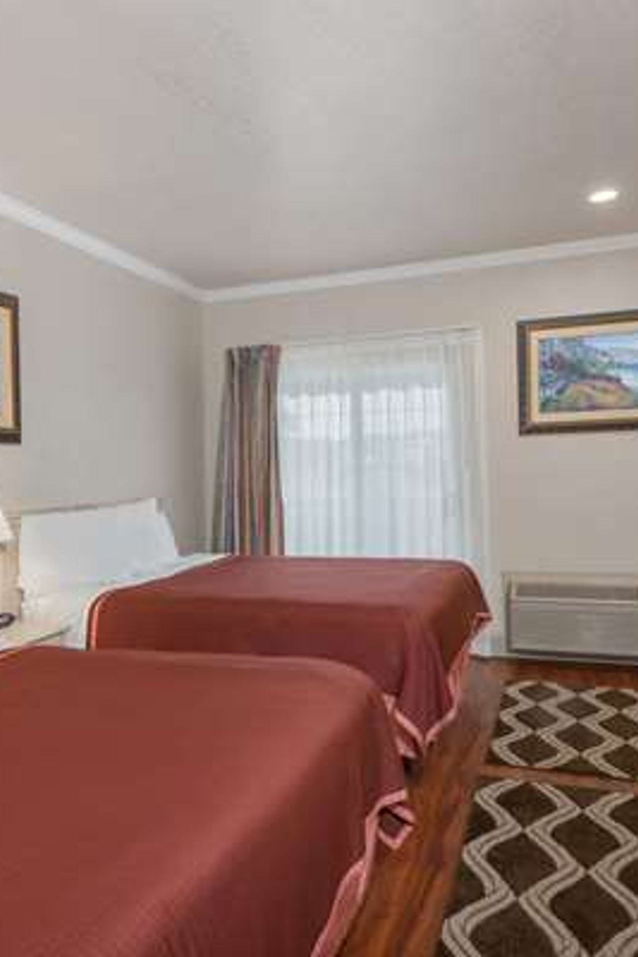 Photo of Monarch Valley Inn Marina at Monterey Bay - Room, 2 Queen Beds, Work Desc, Flat TV