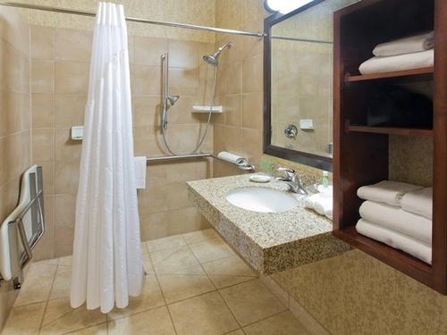 Photo of Holiday Inn Express & Suites Astoria, an IHG Hotel