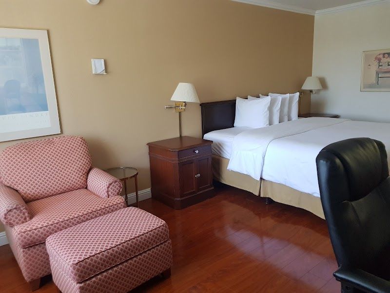 Photo of Days Inn & Suites by Wyndham Sunnyvale