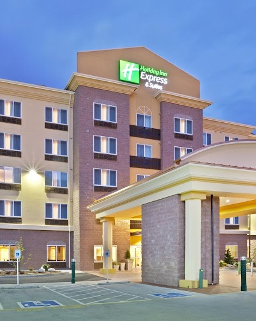 Holiday Inn Express & Suites Seattle North - Lynnwood, an IHG Hotel