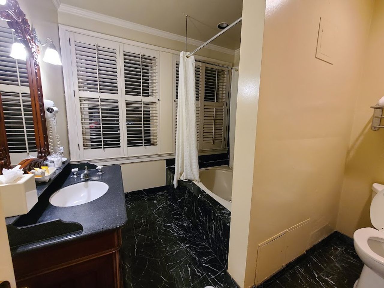 Photo of The Monterey Hotel - Bathroom, soaking tub