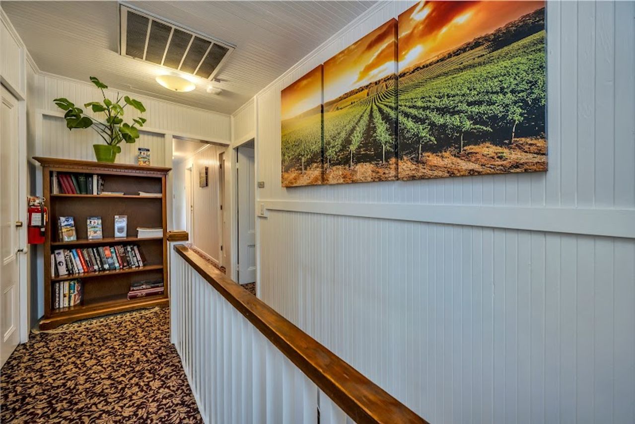 Photo of Calistoga Wine Way Inn
