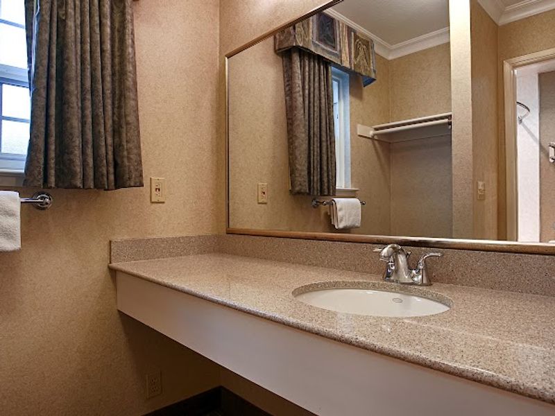 Photo of Best Western University Lodge