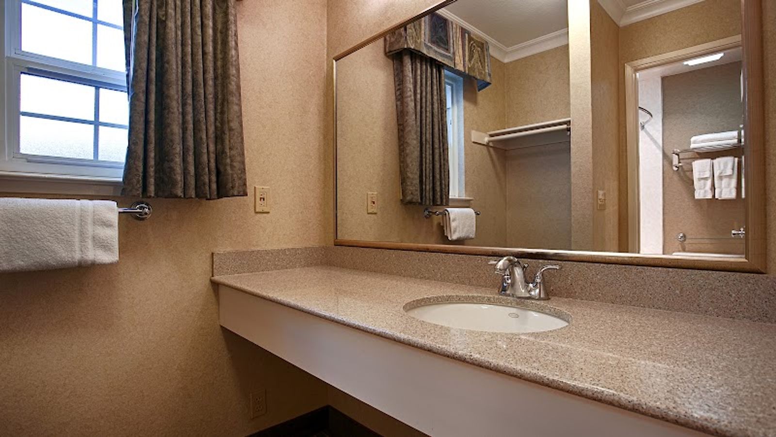 Photo of Best Western University Lodge