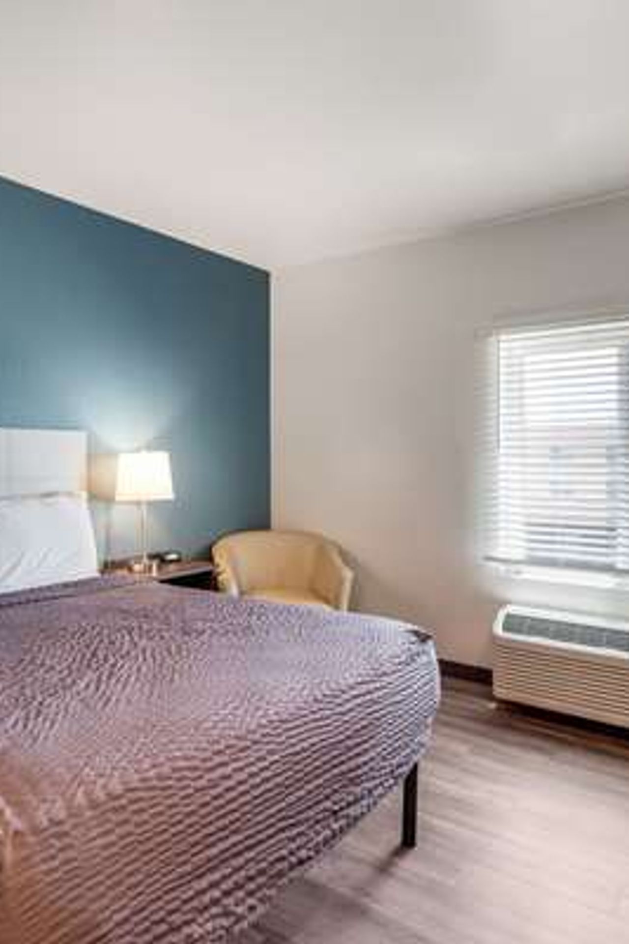 Photo of WoodSpring Suites Bakersfield Airport