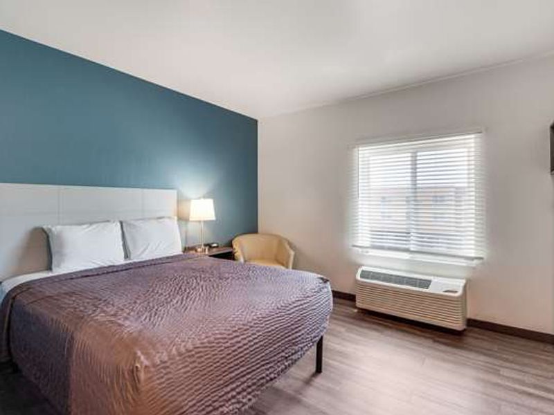 Photo of WoodSpring Suites Bakersfield Airport
