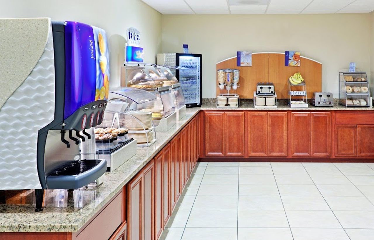 Photo of Holiday Inn Express & Suites Chehalis-Centralia, an IHG Hotel