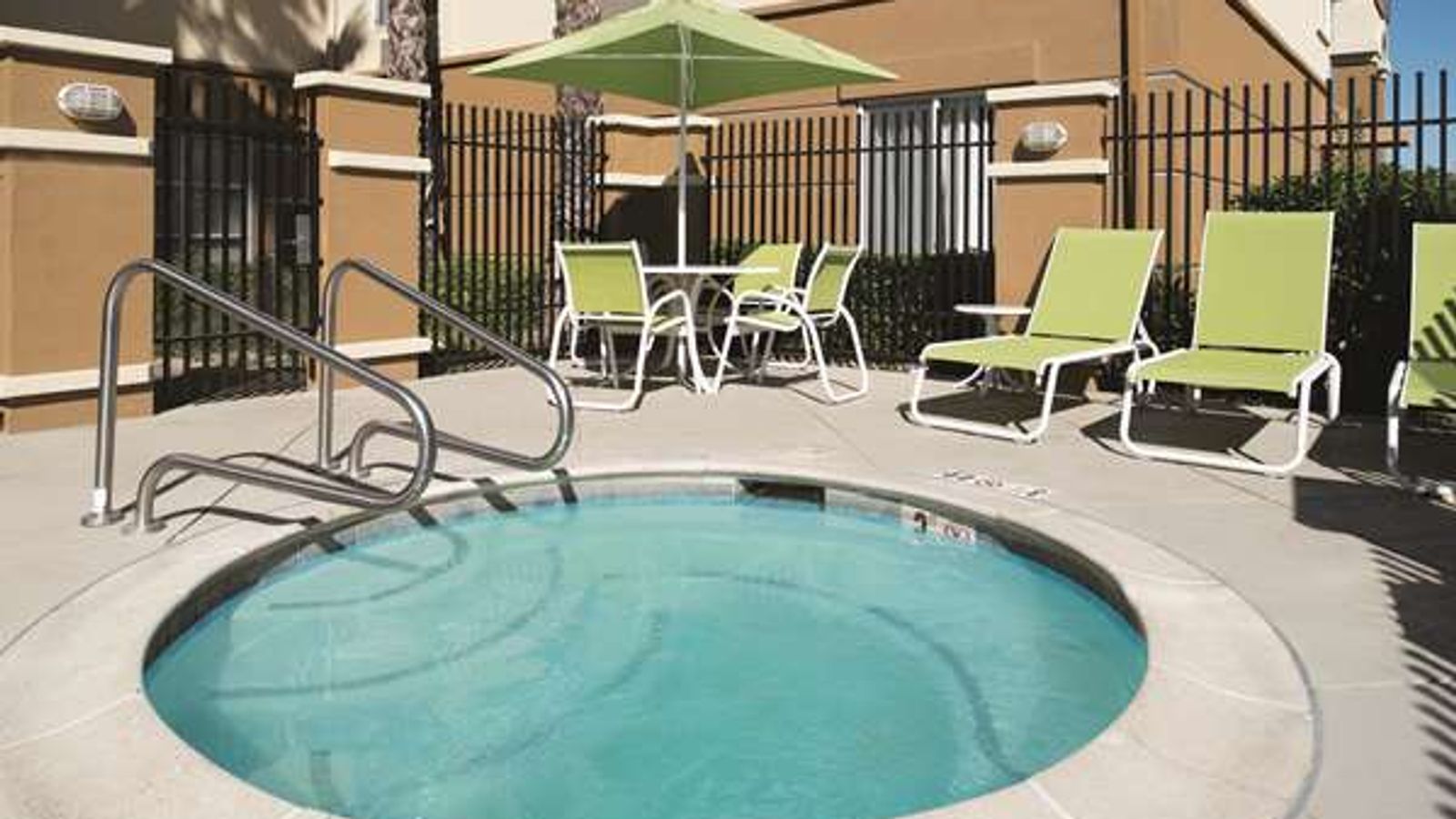 Photo of La Quinta Inn & Suites by Wyndham Fairfield - Napa Valley
