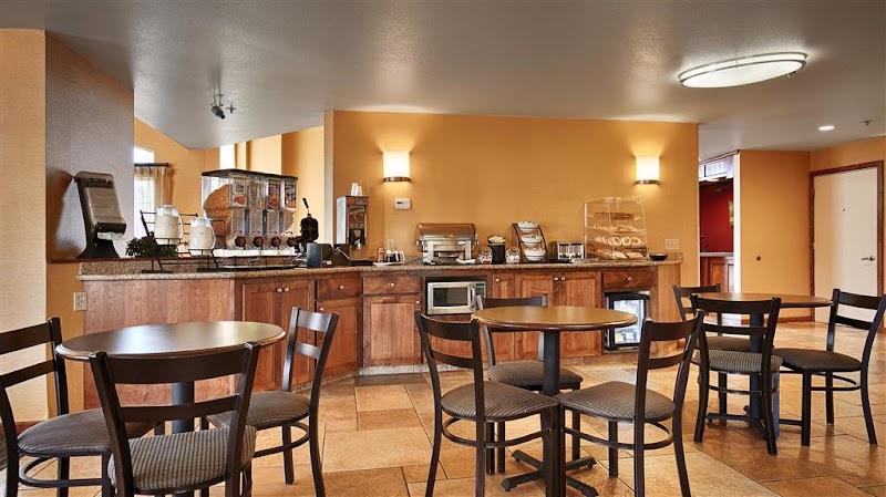 Photo of Best Western Palm Court Inn - Complimentary full breakfast