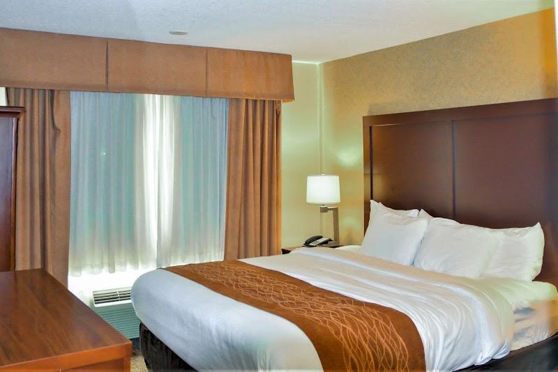 Photo of Comfort Inn & Suites Vancouver Downtown City Center