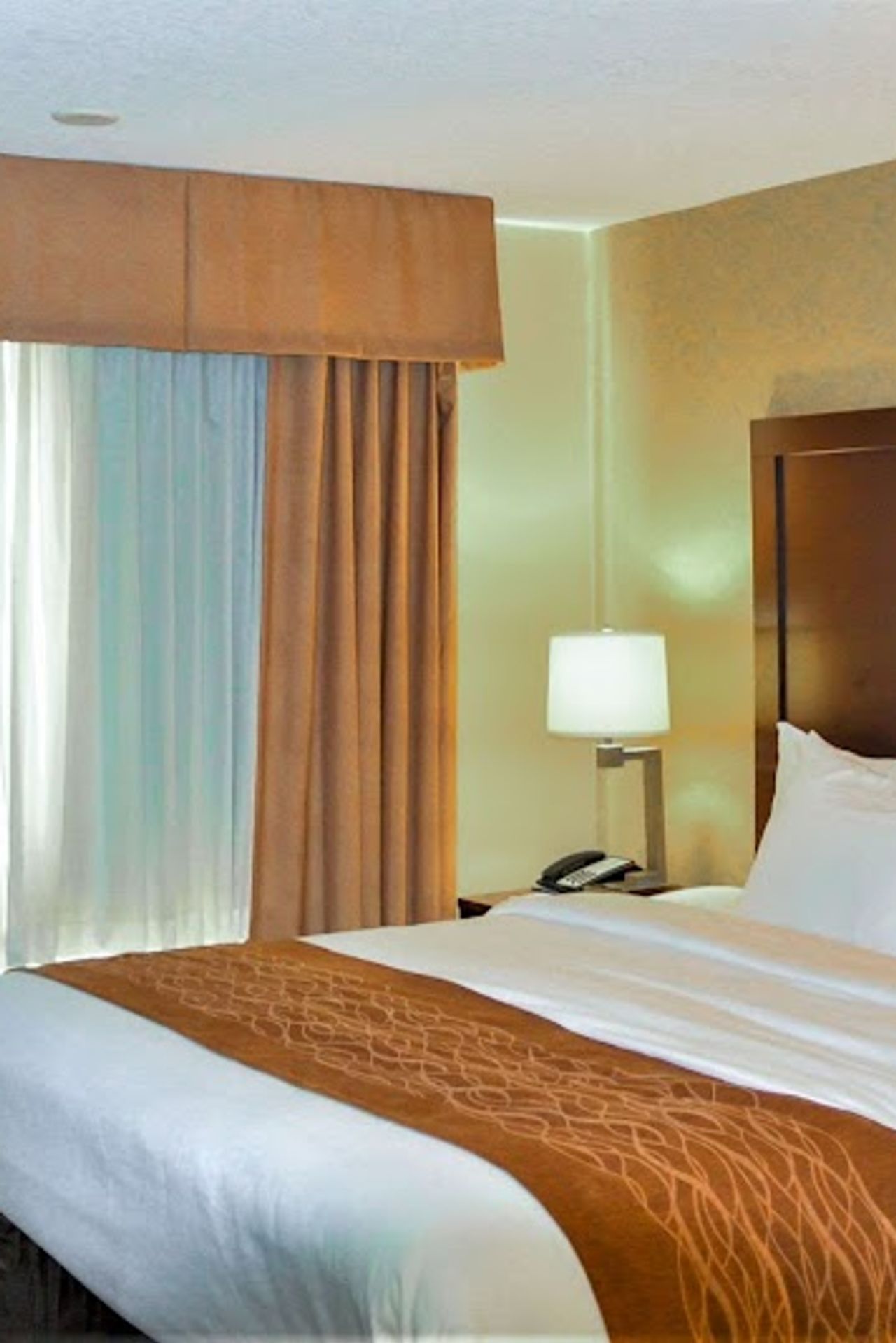 Photo of Comfort Inn & Suites Vancouver Downtown City Center