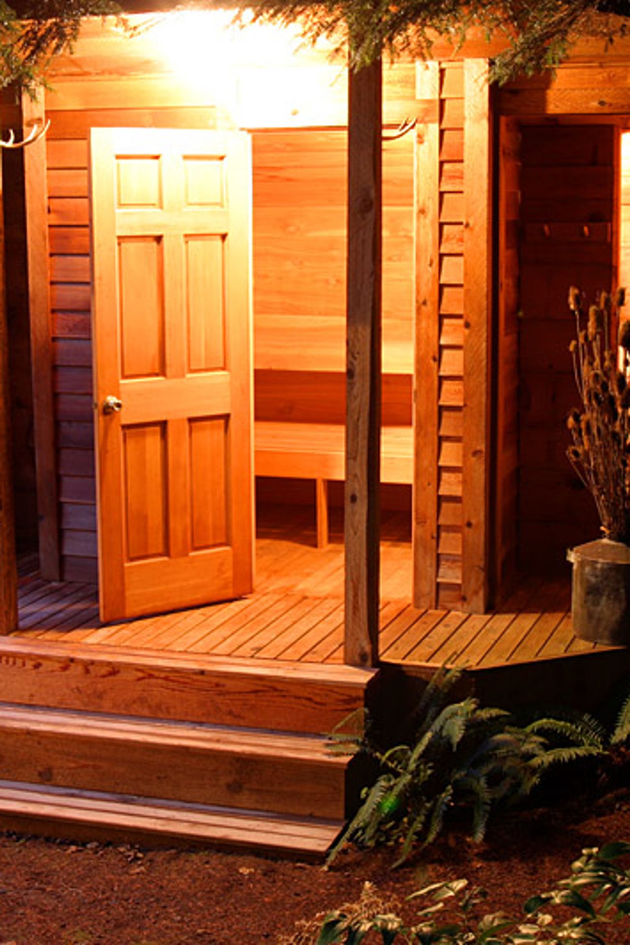 Photo of Almost Paradise Lodging at Mt. Rainier - Sunrise Guest House, Sauna