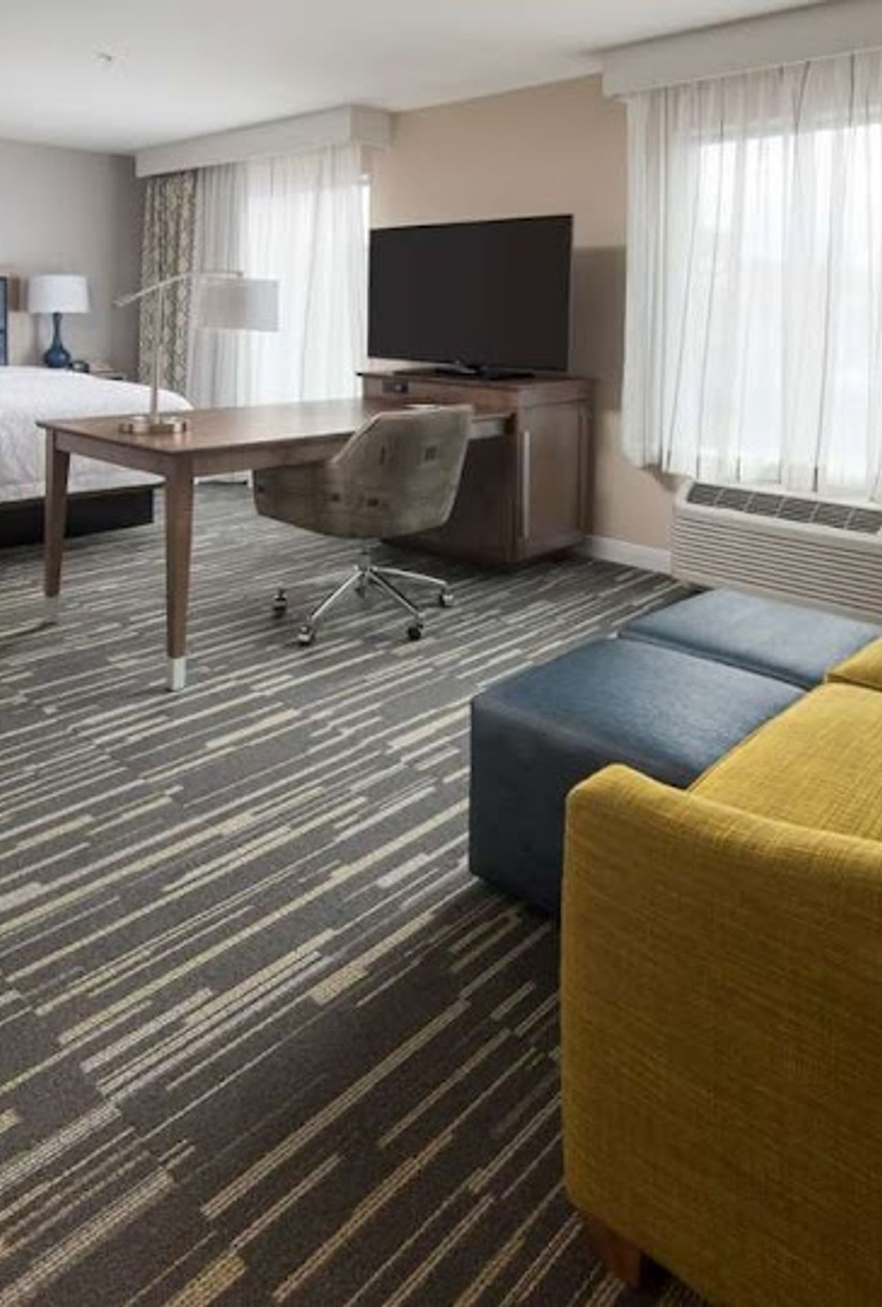 Photo of Hampton Inn & Suites Seattle/Redmond