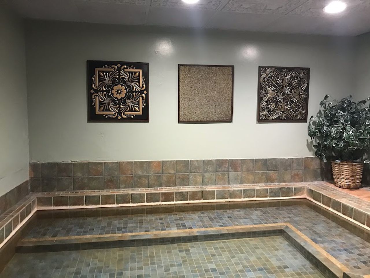 Photo of Riverside Hot Springs Inn & Spa