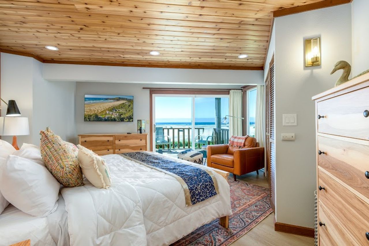 Photo of Little Creek Cove Beach Resort - Room, King Bed