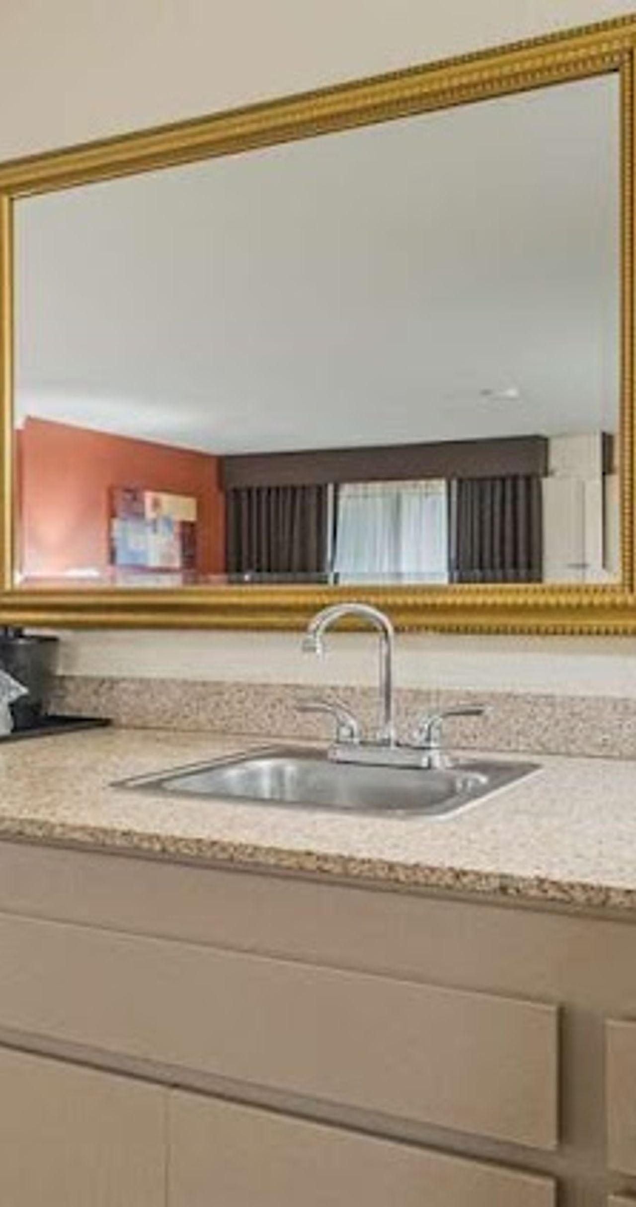 Photo of Best Western Roseville Inn