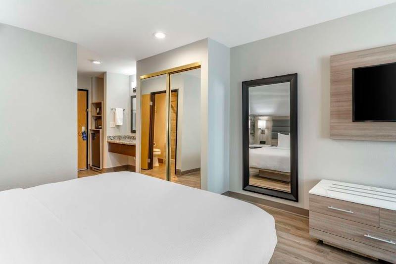 Photo of Best Western Plus Vineyard Inn