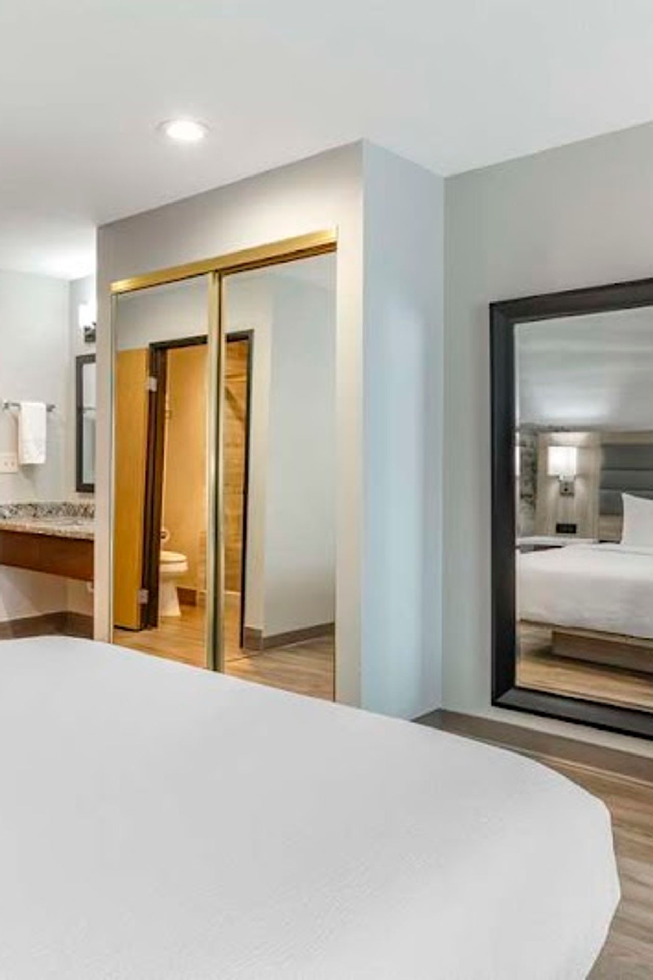 Photo of Best Western Plus Vineyard Inn