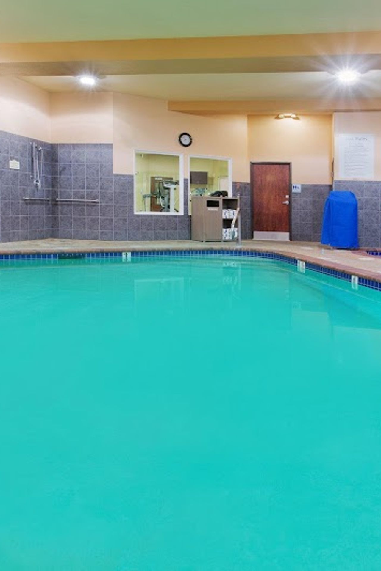 Photo of Holiday Inn Express & Suites Astoria, an IHG Hotel