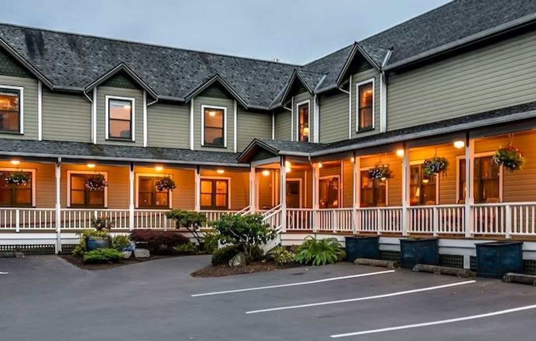 Wild Iris Inn