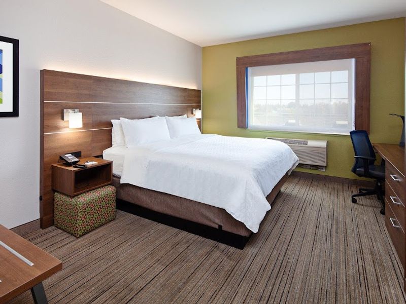 Photo of Holiday Inn Express & Suites Tulare by IHG