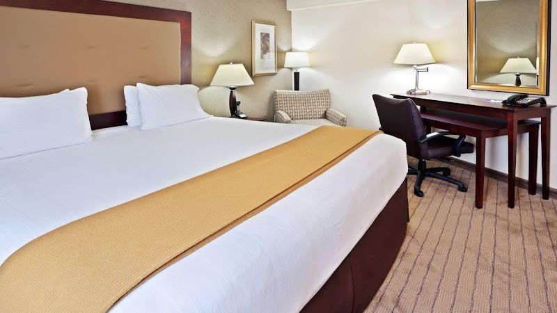Photo of Holiday Inn Express Portland South - Lake Oswego, an IHG Hotel