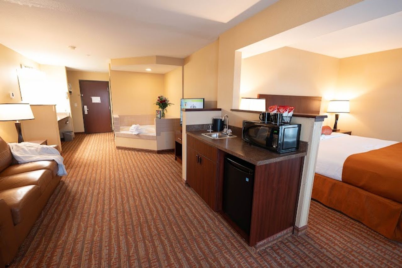 Photo of Phoenix Inn Suites Albany