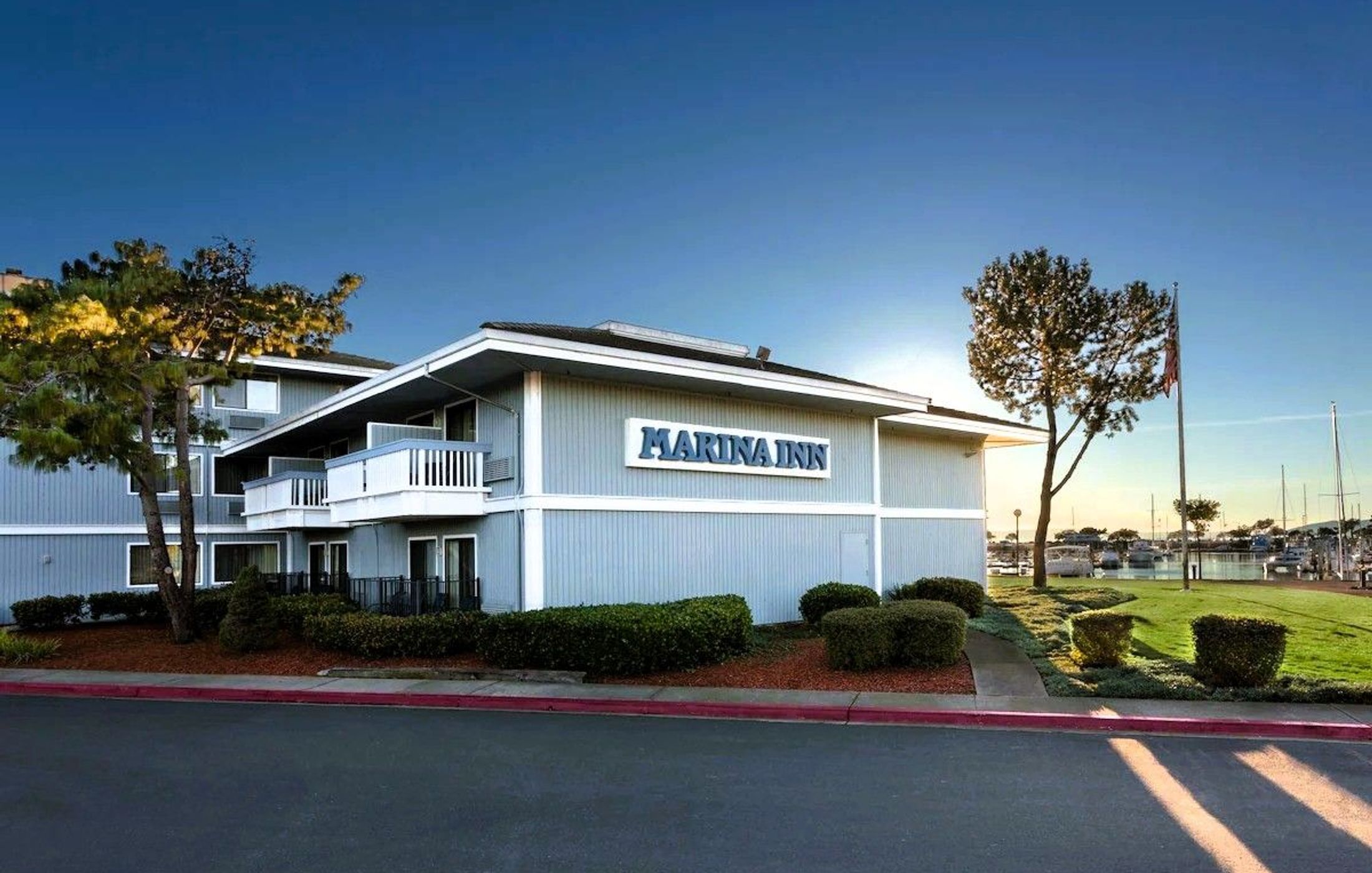 The Marina Inn on San Francisco Bay